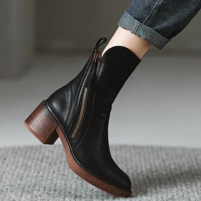 Black / 12
