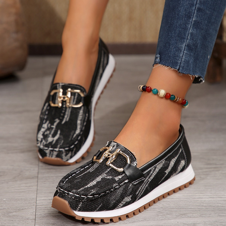 Black / 12