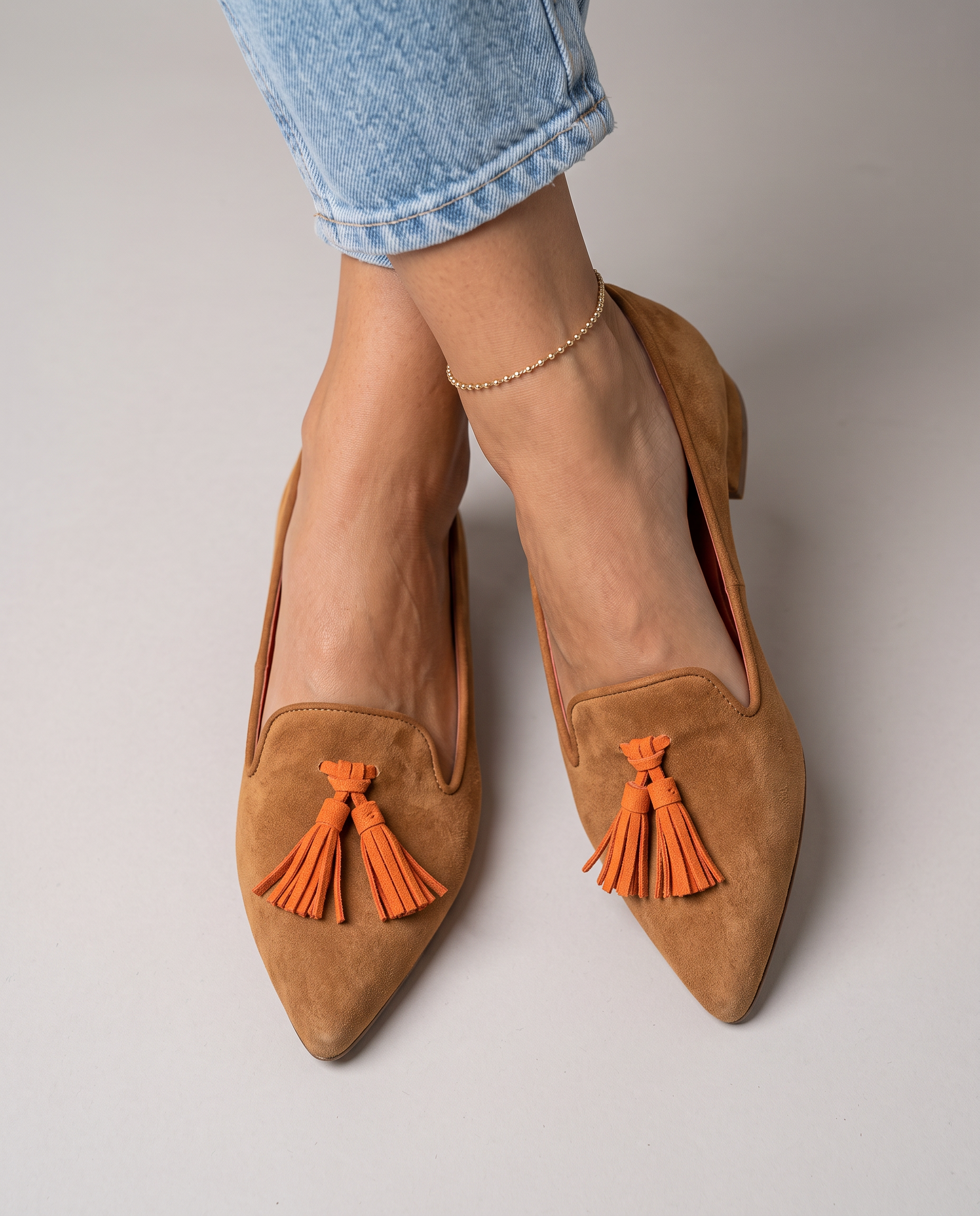 Brown and orange / US 9.5